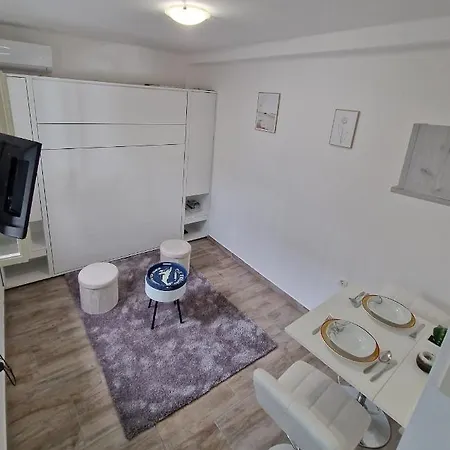 Mini - Water Sports Equipment Apartment